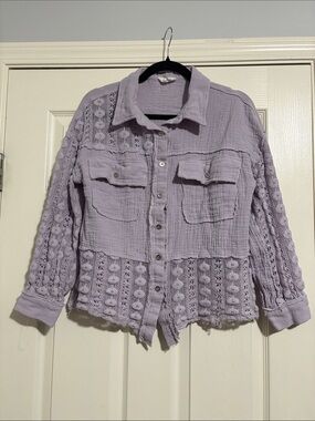 ANDREE BY UNIT Lavender Lace-Panel Button Down Shirt